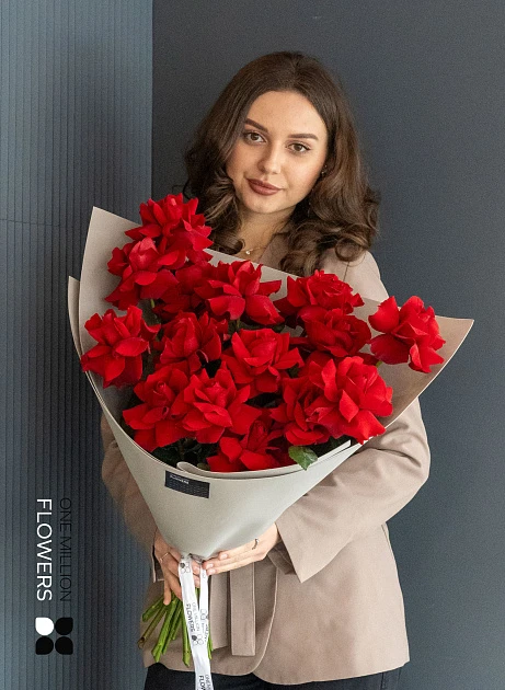 Букет из 15 французских роз "Фридом" Эквадор